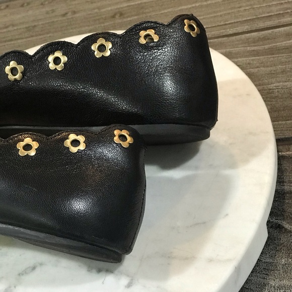 Black Leather Metal Floral Studs Chic Ballet Flats - Picture 8 of 8